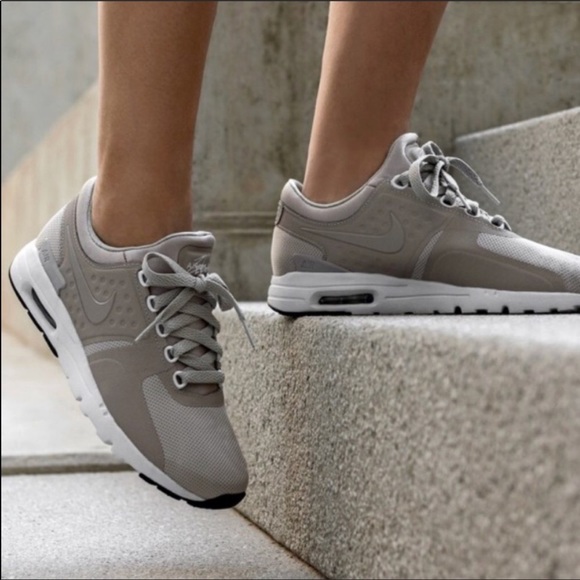 Nike Shoes - NWT Nike air Max zero running shoes